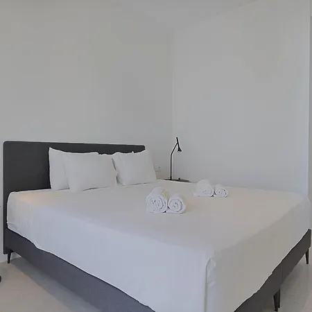 Apartment Vivi Homes - Aura Pool, Sauna, Spa, Gym & Sea View *