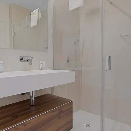 Apartment Vivi Homes - Aura Pool, Sauna, Spa, Gym & Sea View *