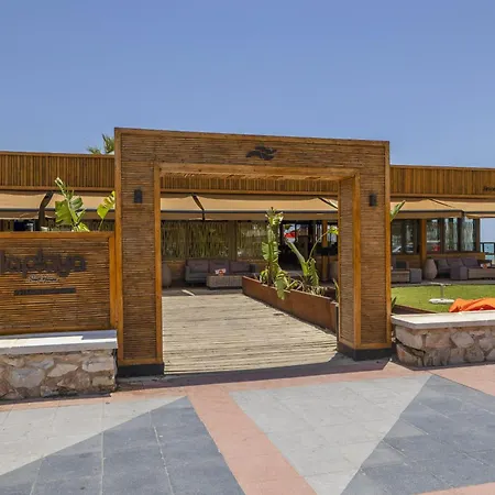 Apartment Vivi Homes - Aura Pool, Sauna, Spa, Gym & Sea View *