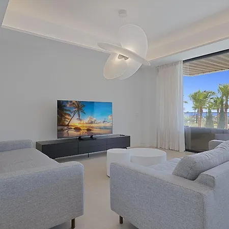 Apartment Vivi Homes - Aura Pool, Sauna, Spa, Gym & Sea View