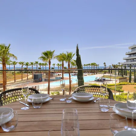 Vivi Homes - Aura Pool, Sauna, Spa, Gym & Sea View